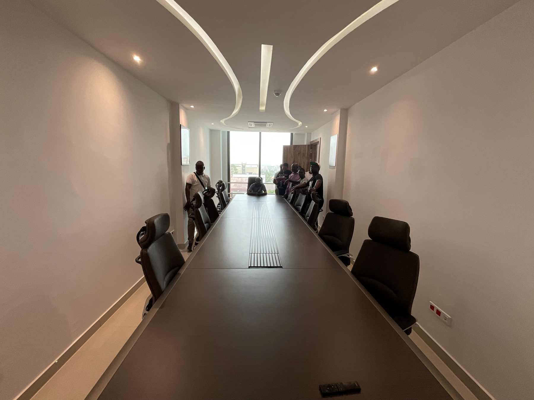 Salle de conseil aménagée dans l'immeuble Neurones