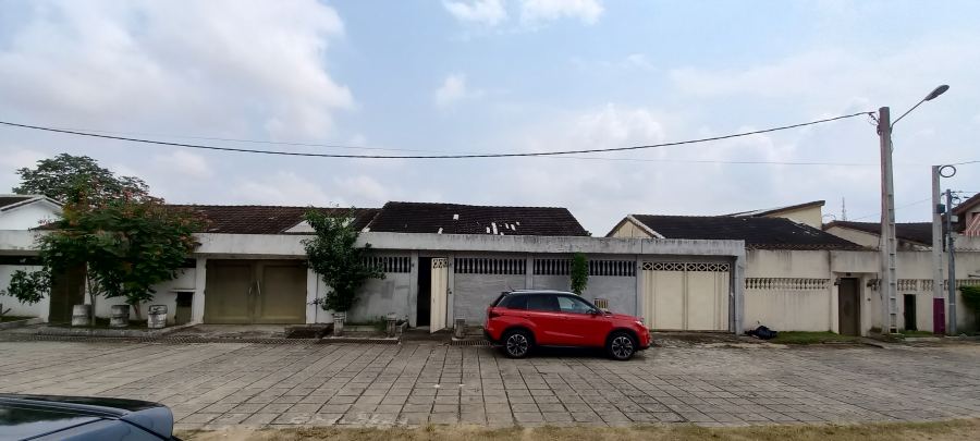 Villa Kouakou — vue 01.jpg